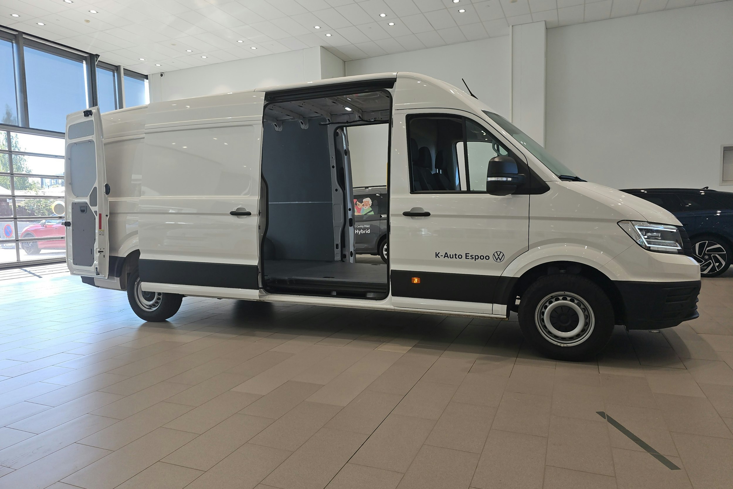 Valkoinen Volkswagen Crafter 2024 kuva 10.