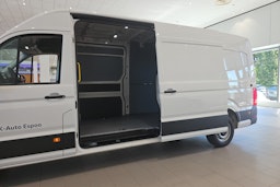 Valkoinen Volkswagen Crafter 2024 kuva 13.