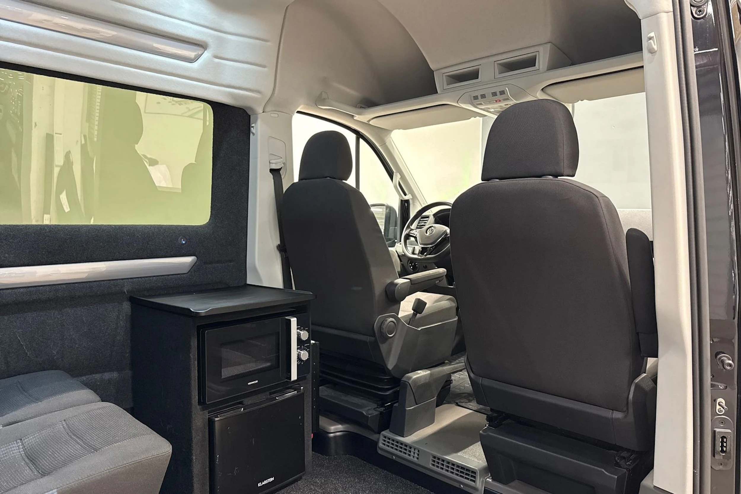 met. musta Volkswagen Crafter 2024 kuva 15.