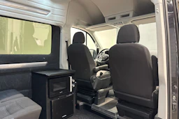 met. musta Volkswagen Crafter 2024 kuva 15.