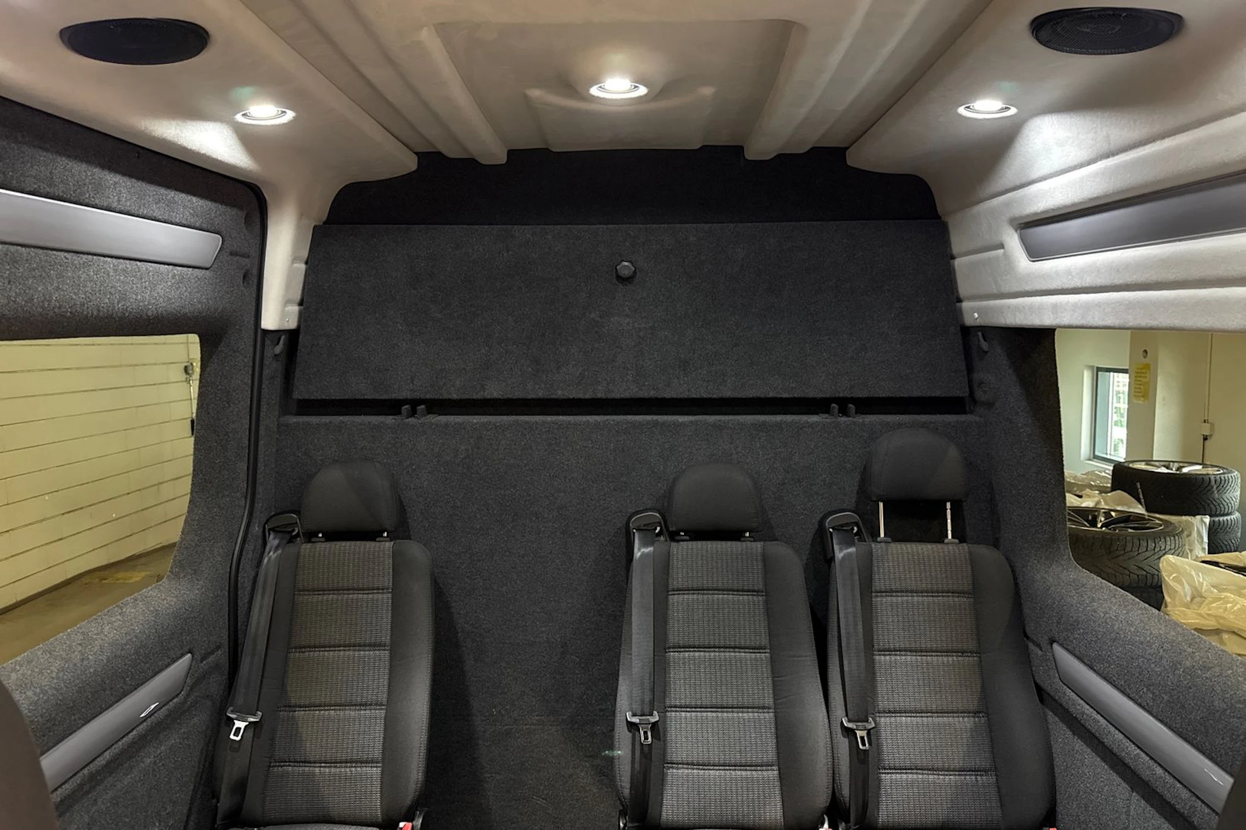 met. musta Volkswagen Crafter 2024 kuva 16.