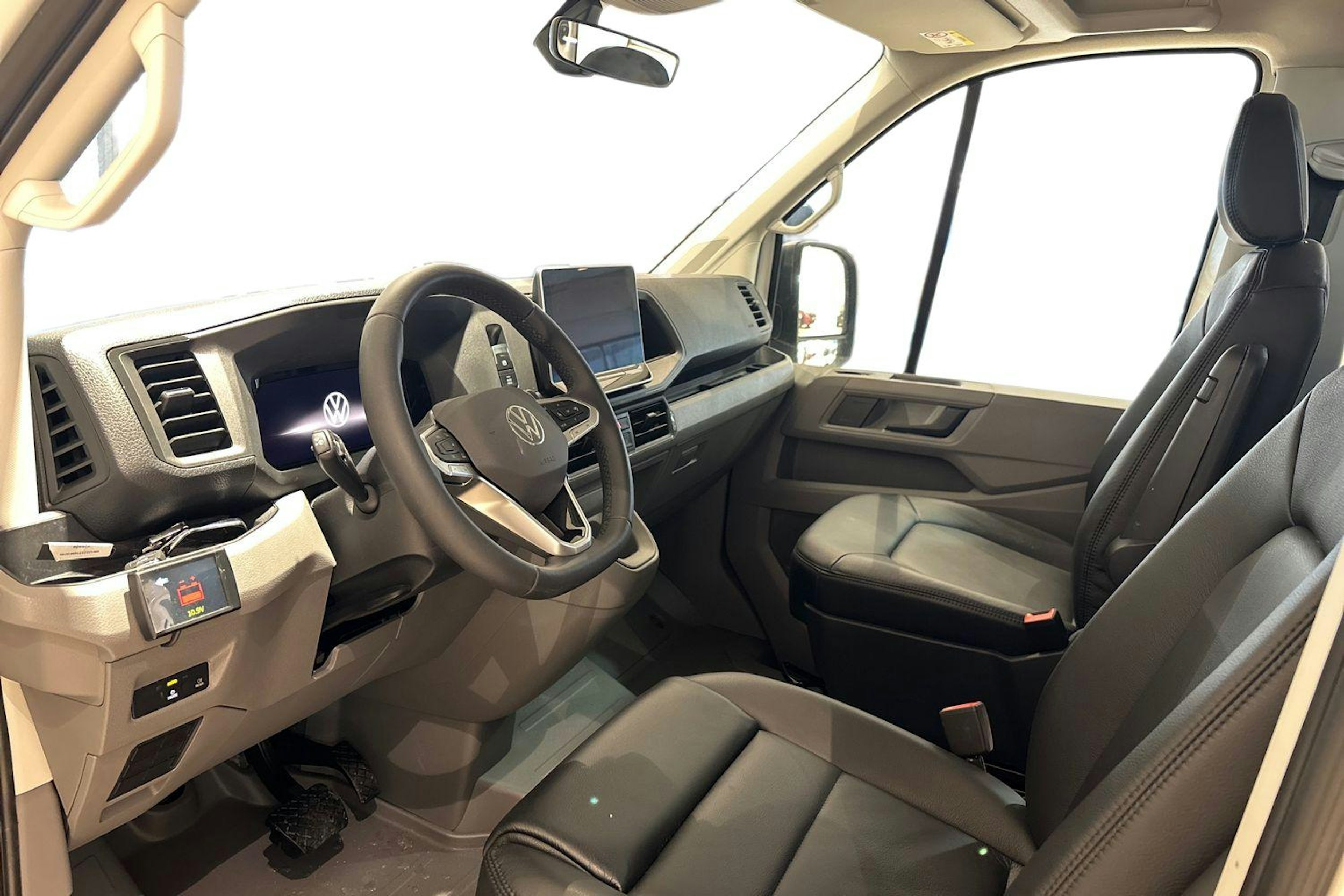 valkoinen Volkswagen Crafter 2026 kuva 8.