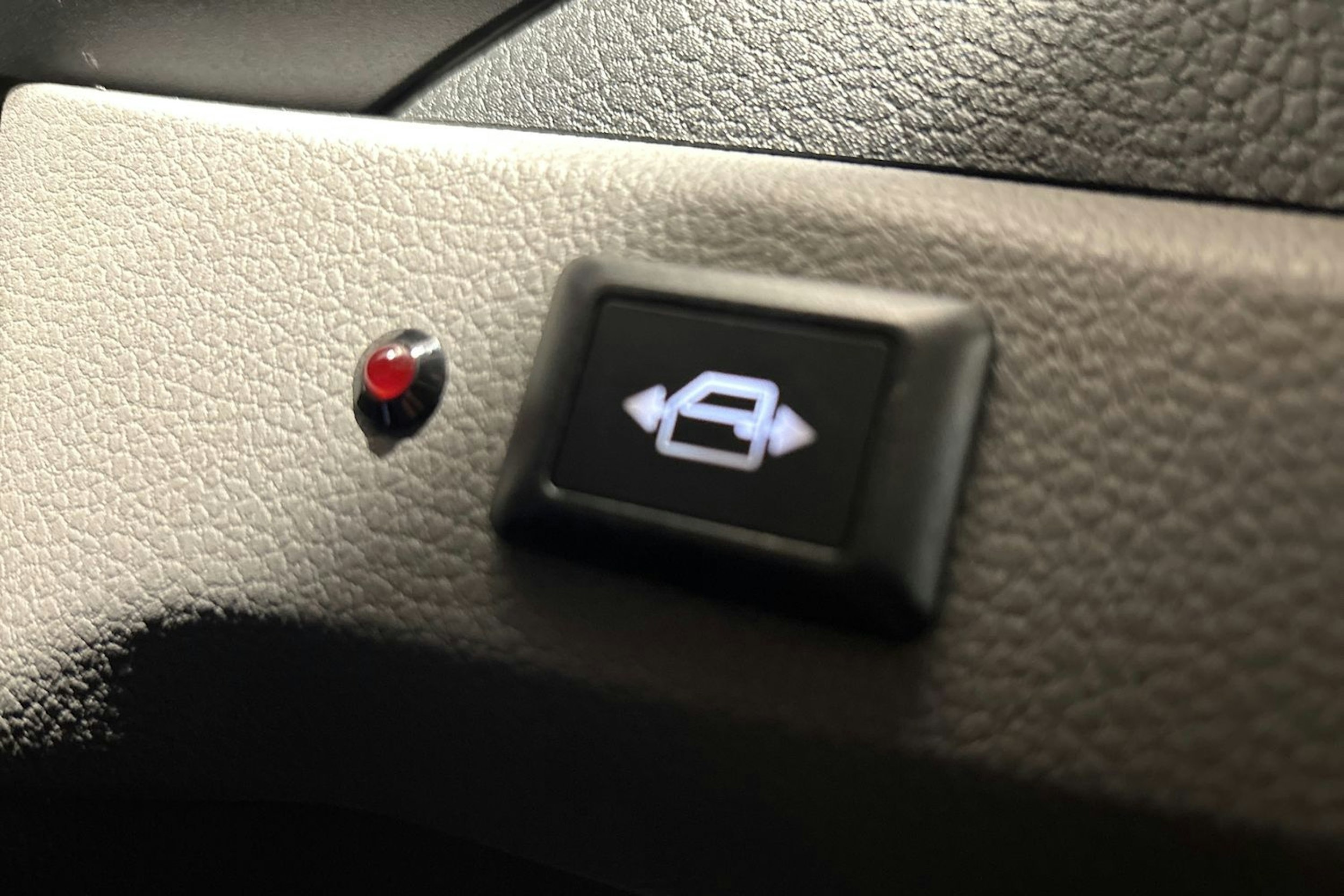 valkoinen Volkswagen Crafter 2026 kuva 20.