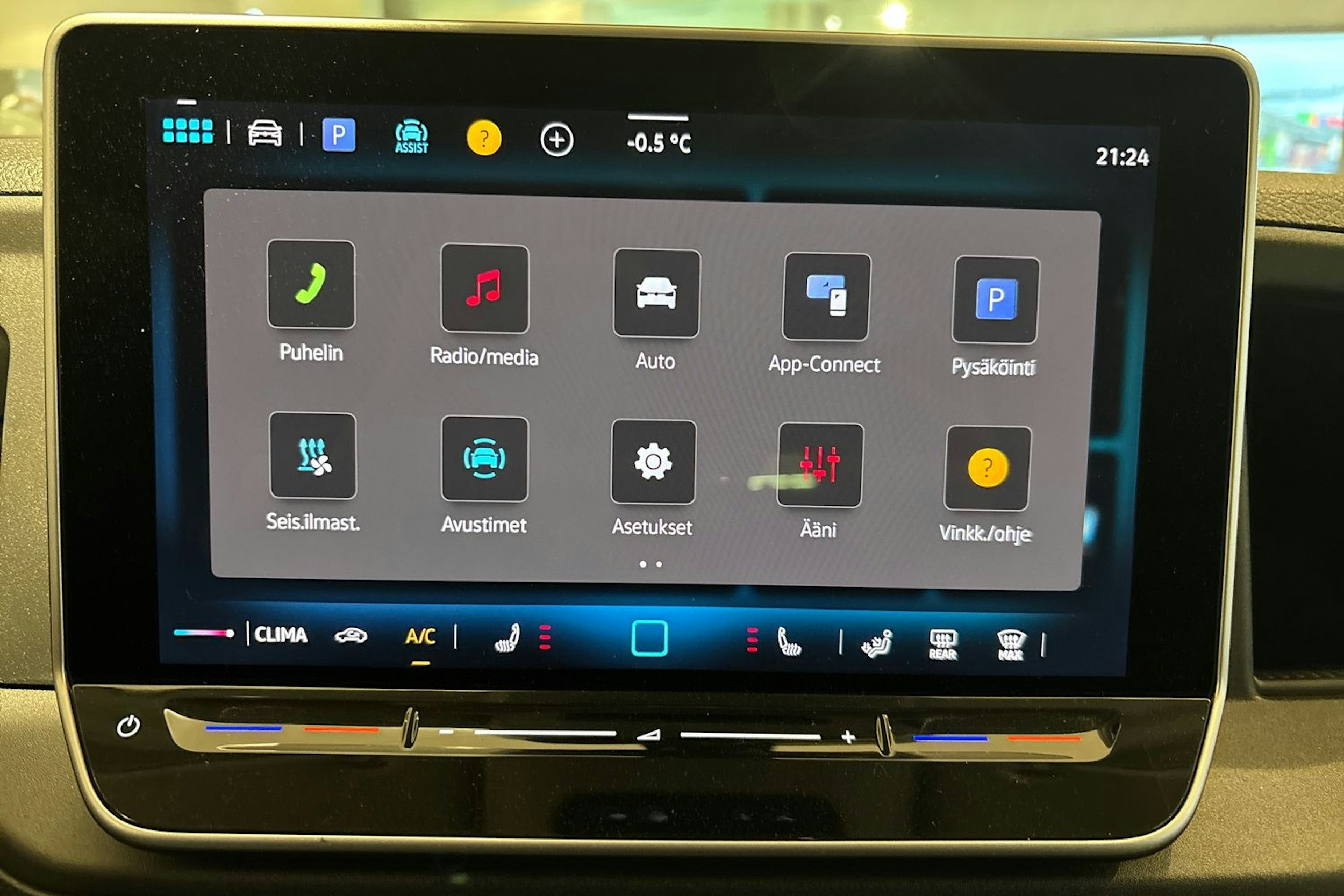 valkoinen Volkswagen Crafter 2026 kuva 23.