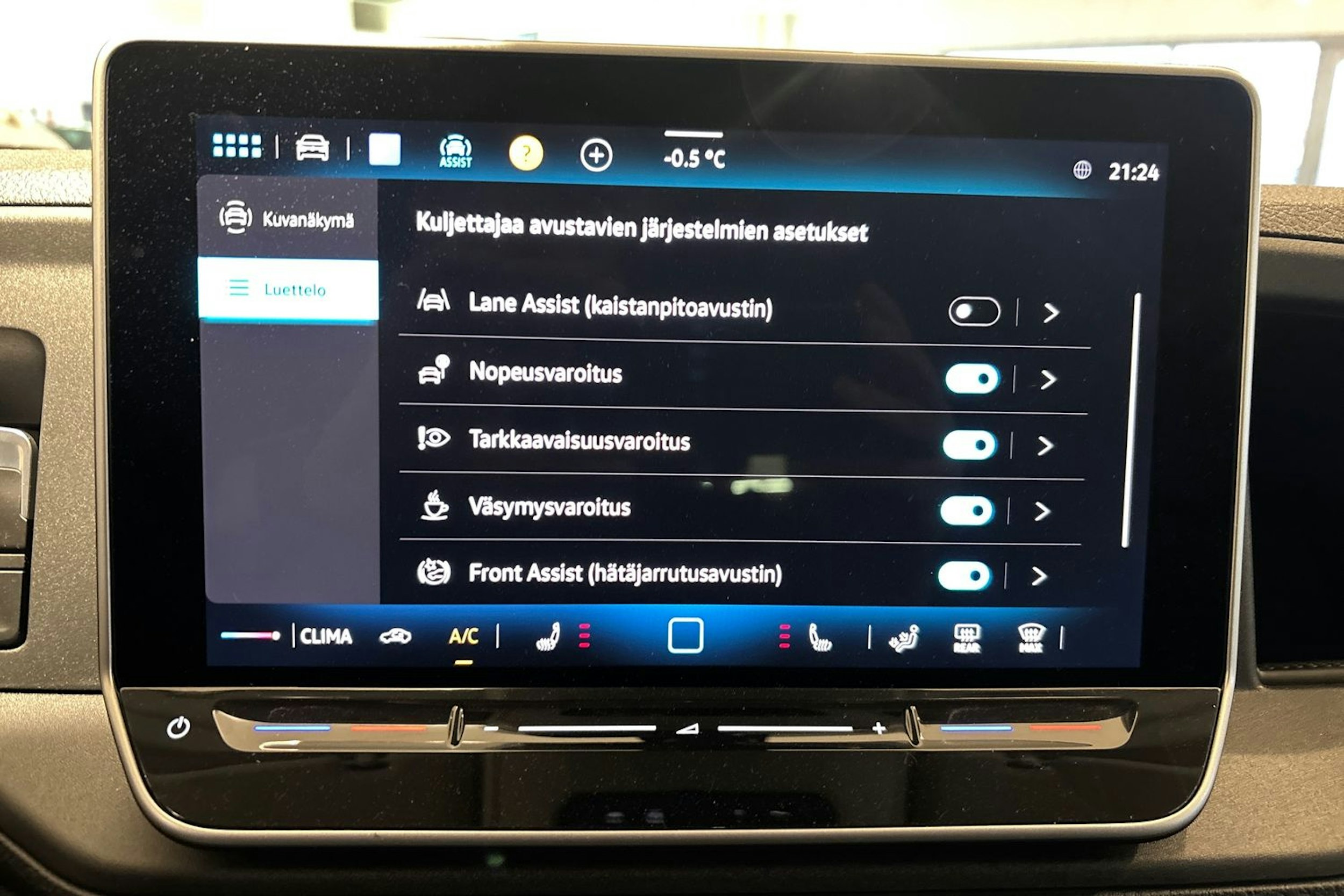 valkoinen Volkswagen Crafter 2026 kuva 24.