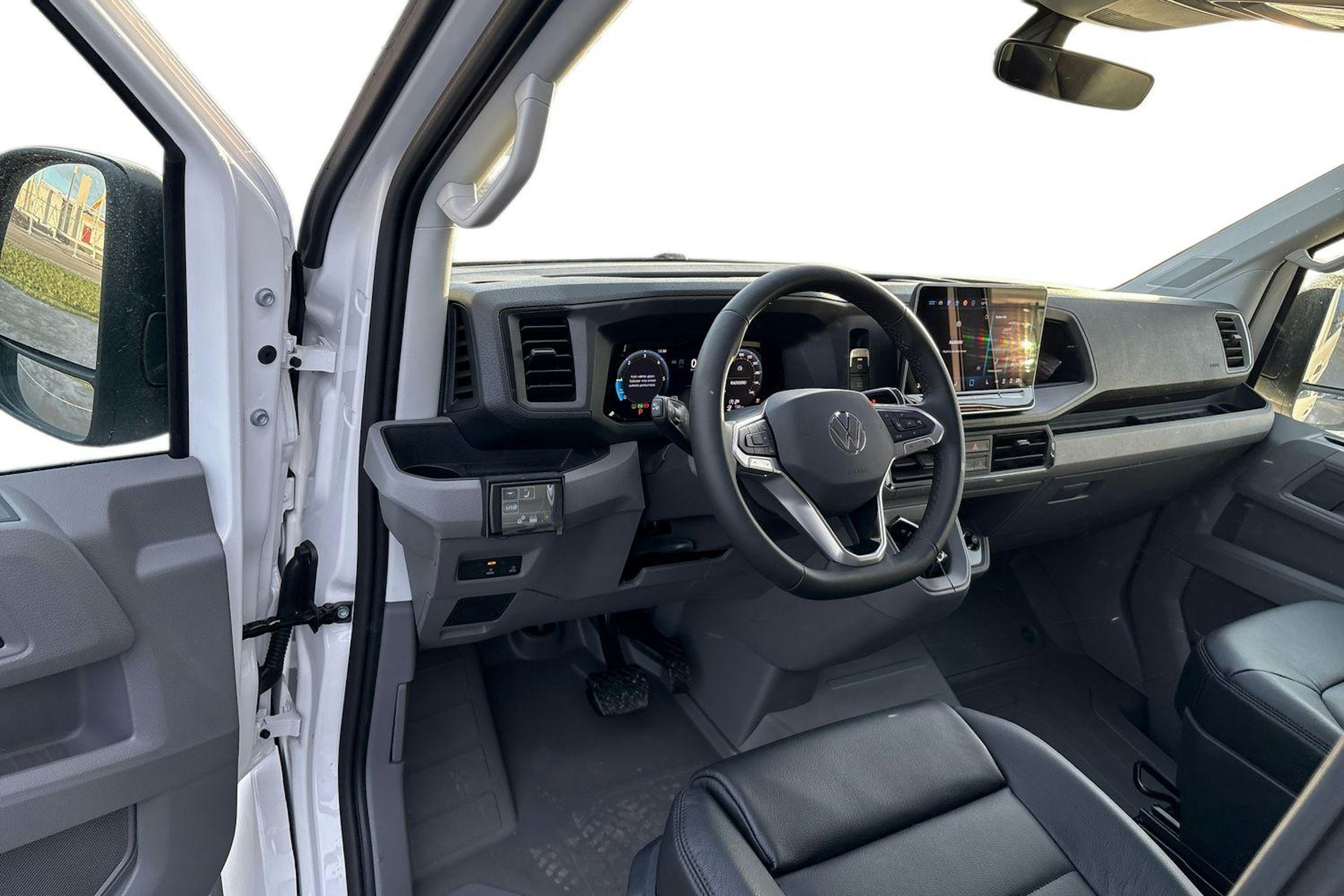 valkoinen Volkswagen Crafter 2025 kuva 8.