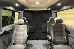 musta Volkswagen Crafter 2025 kuva 14.