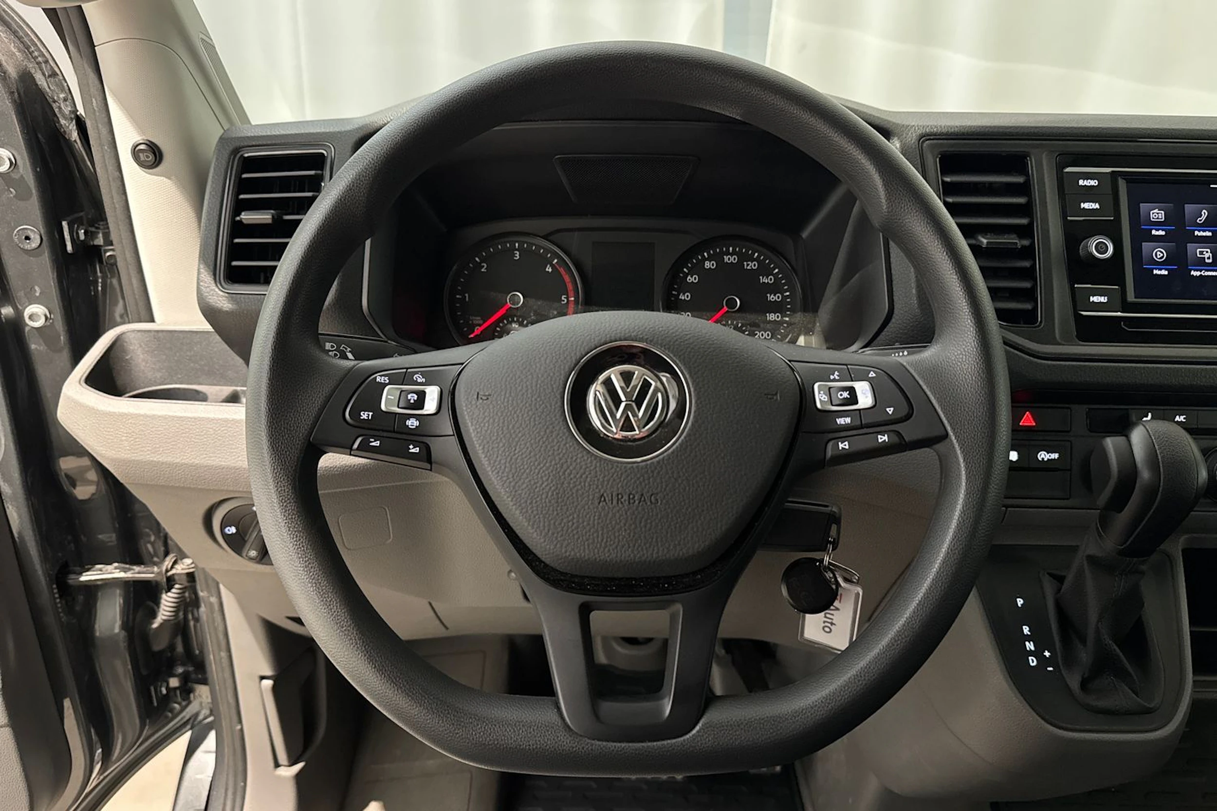 met. harmaa Volkswagen Crafter 2025 kuva 33.