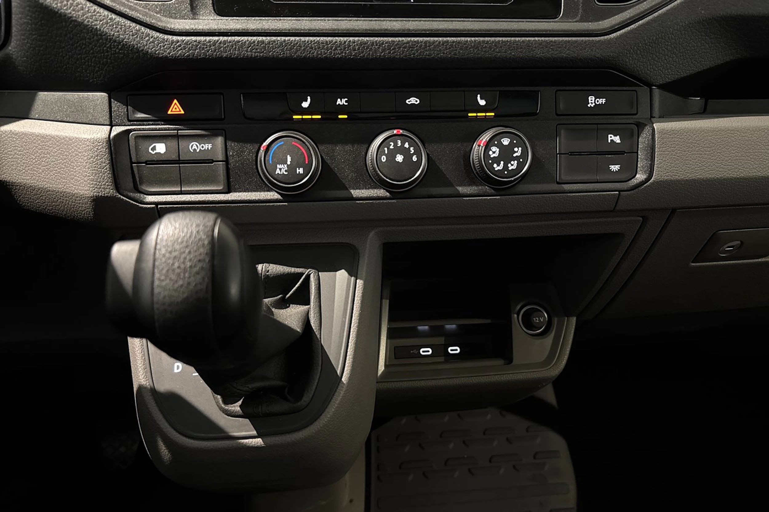 met. harmaa Volkswagen Crafter 2025 kuva 37.