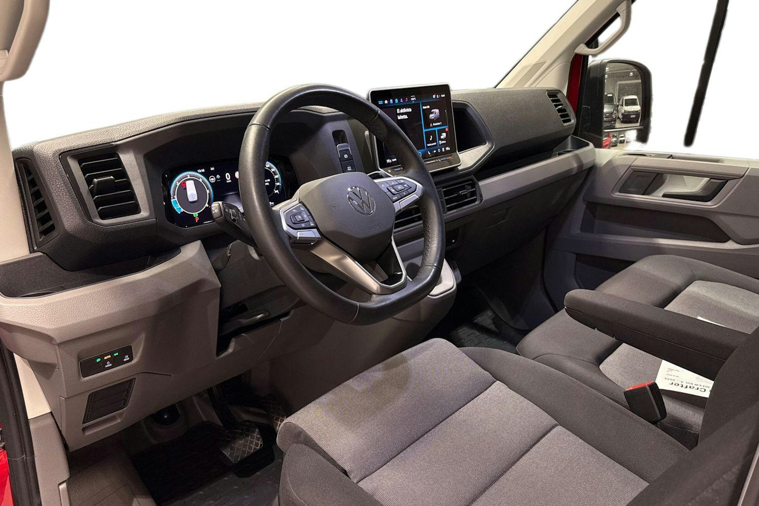 Punainen Volkswagen Crafter 2025 kuva 3.