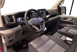 Punainen Volkswagen Crafter 2025 kuva 3.