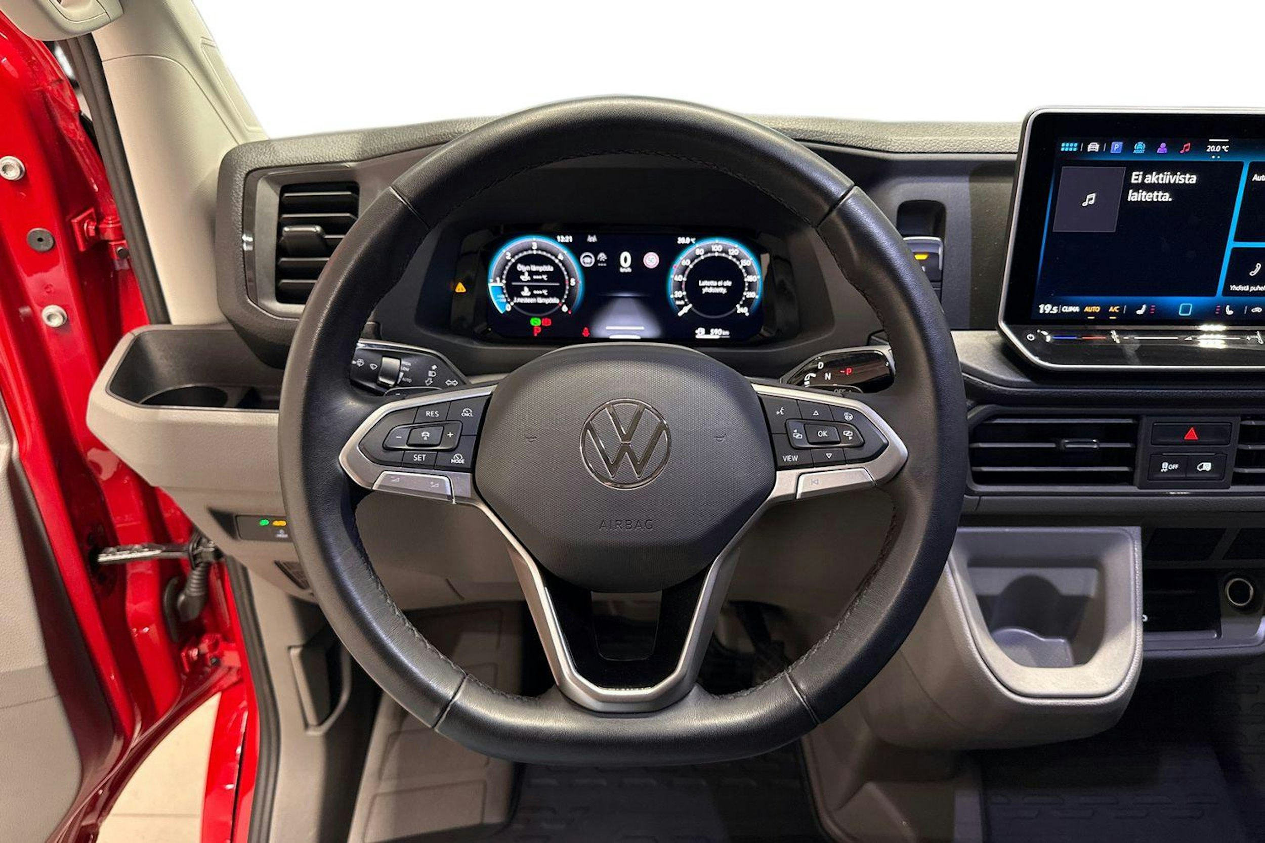 Punainen Volkswagen Crafter 2025 kuva 9.