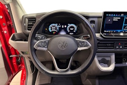 Punainen Volkswagen Crafter 2025 kuva 9.