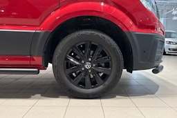 Punainen Volkswagen Crafter 2025 kuva 11.