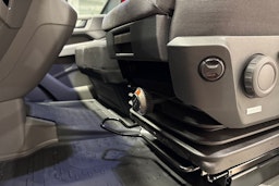 Punainen Volkswagen Crafter 2025 kuva 22.