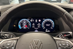 Punainen Volkswagen Crafter 2025 kuva 25.