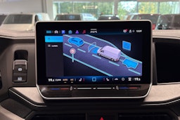 Punainen Volkswagen Crafter 2025 kuva 31.