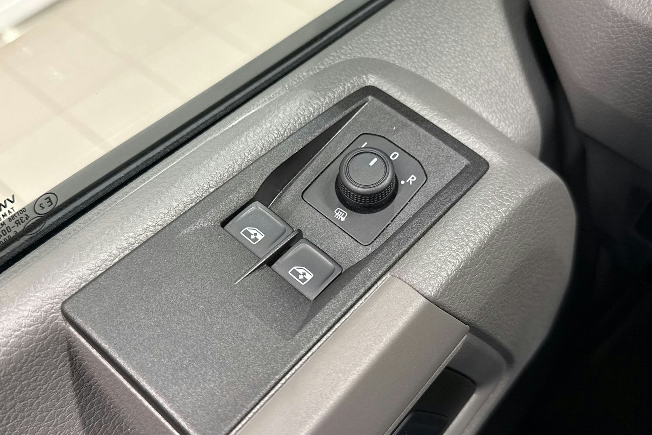 Punainen Volkswagen Crafter 2025 kuva 36.
