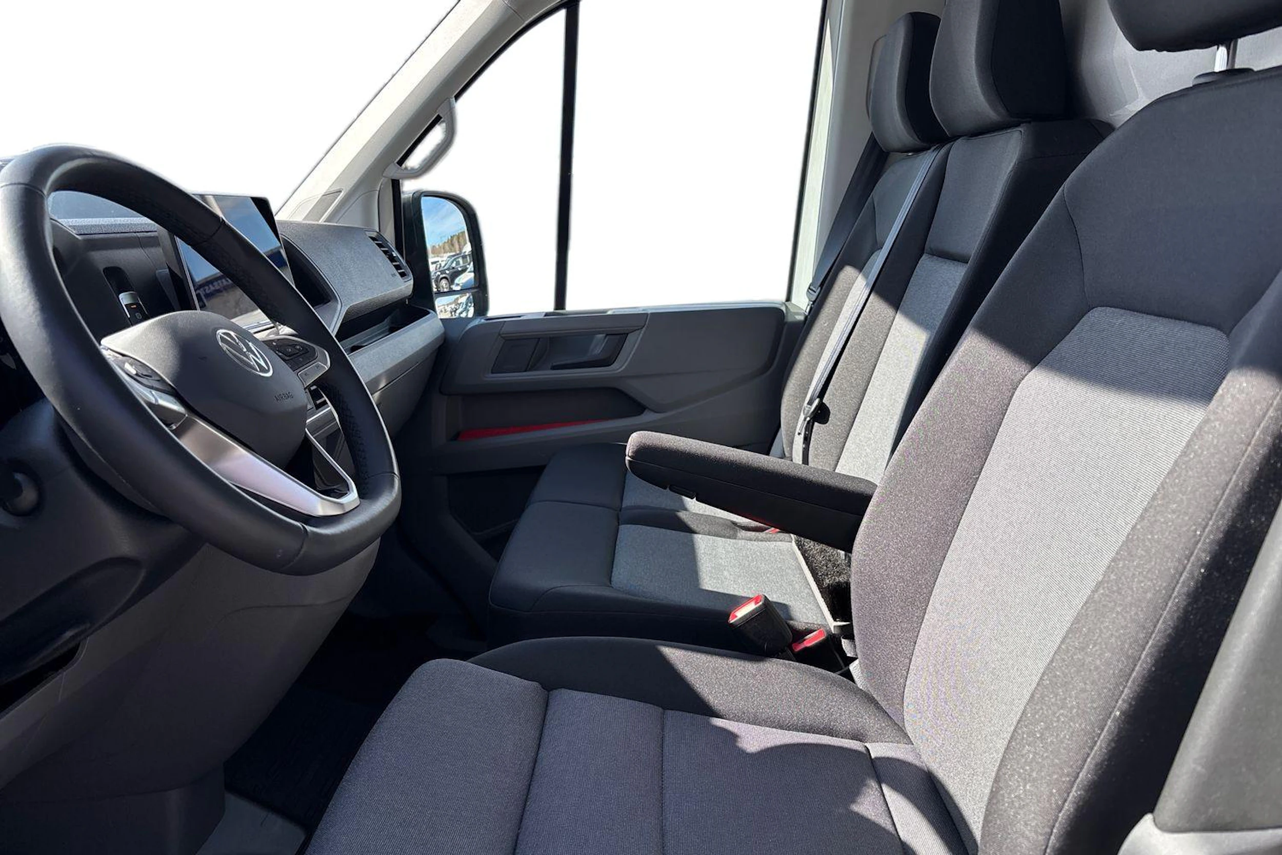 valkoinen Volkswagen Crafter 2026 kuva 8.