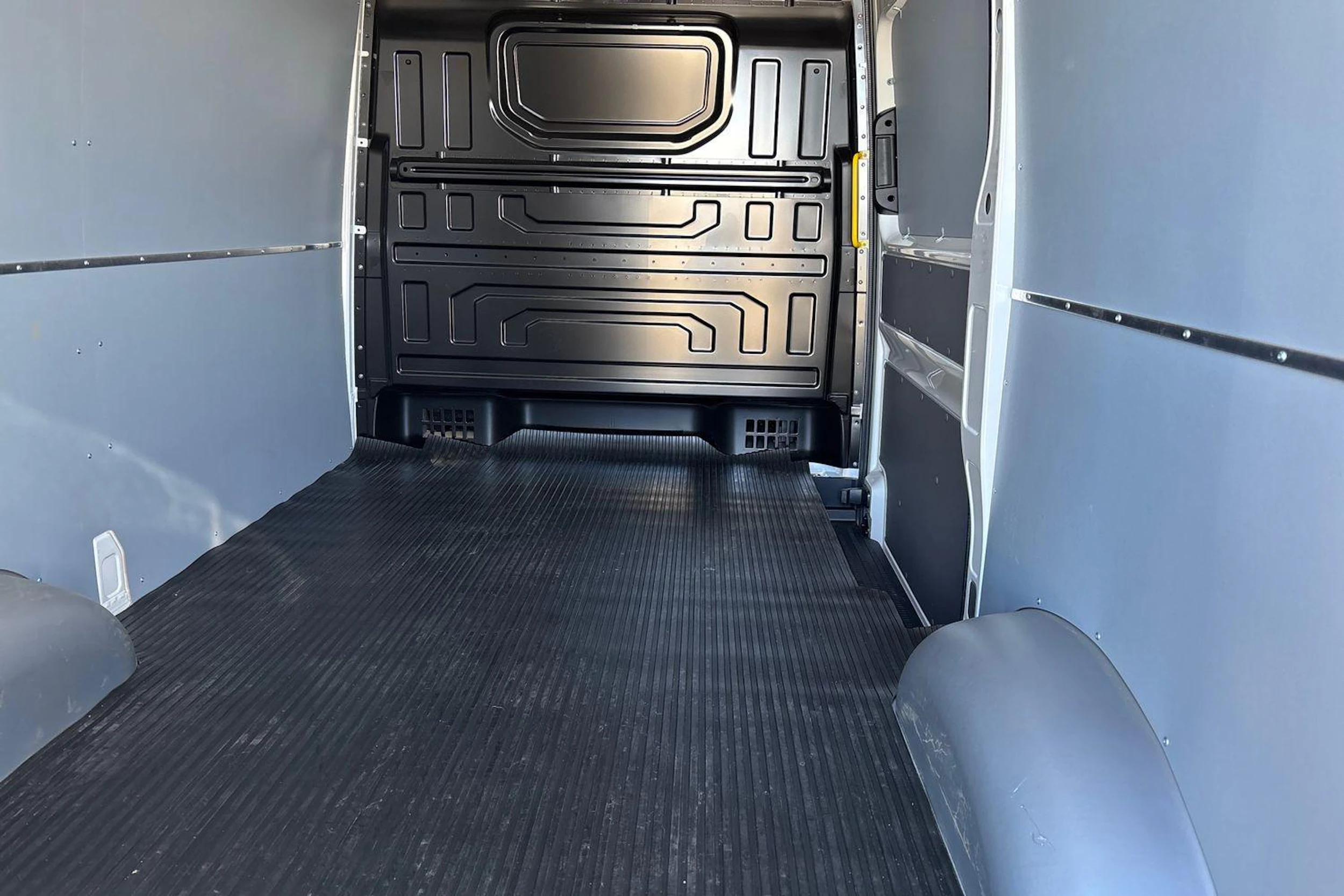 valkoinen Volkswagen Crafter 2026 kuva 11.