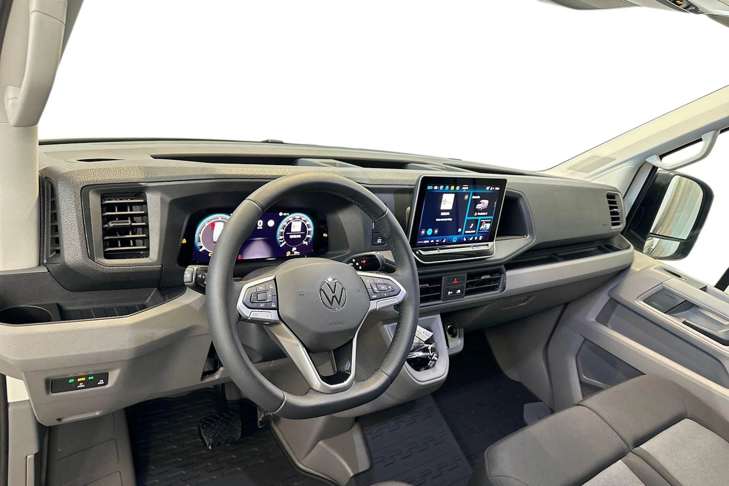 Valkoinen Volkswagen Crafter 2025 kuva 6.