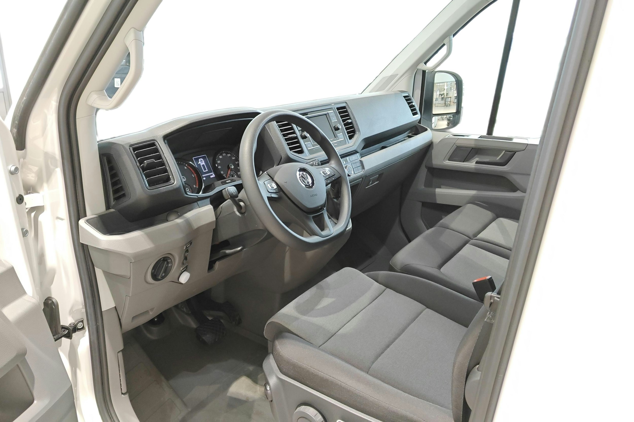 valkoinen Volkswagen Crafter 2025 kuva 8.