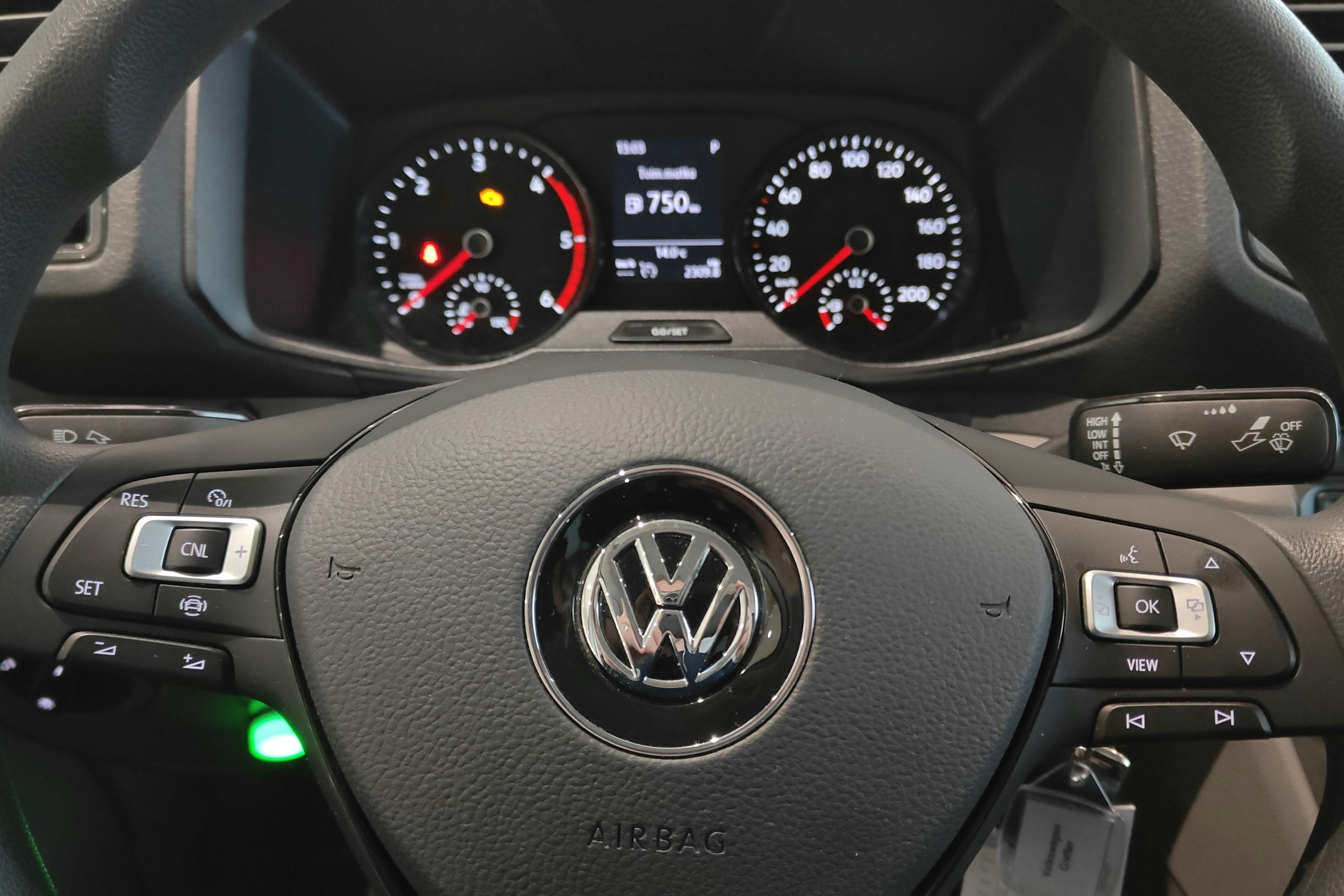 valkoinen Volkswagen Crafter 2025 kuva 20.