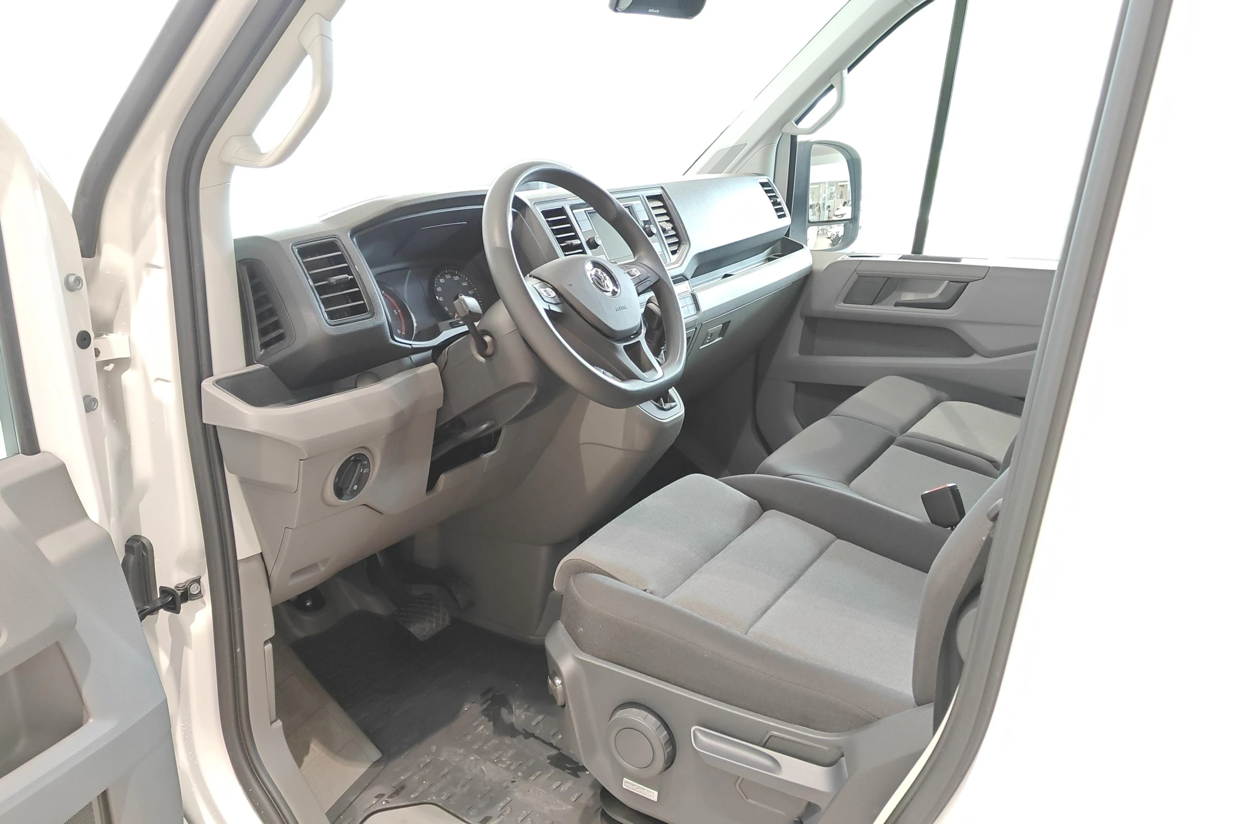 valkoinen Volkswagen Crafter 2025 kuva 8.