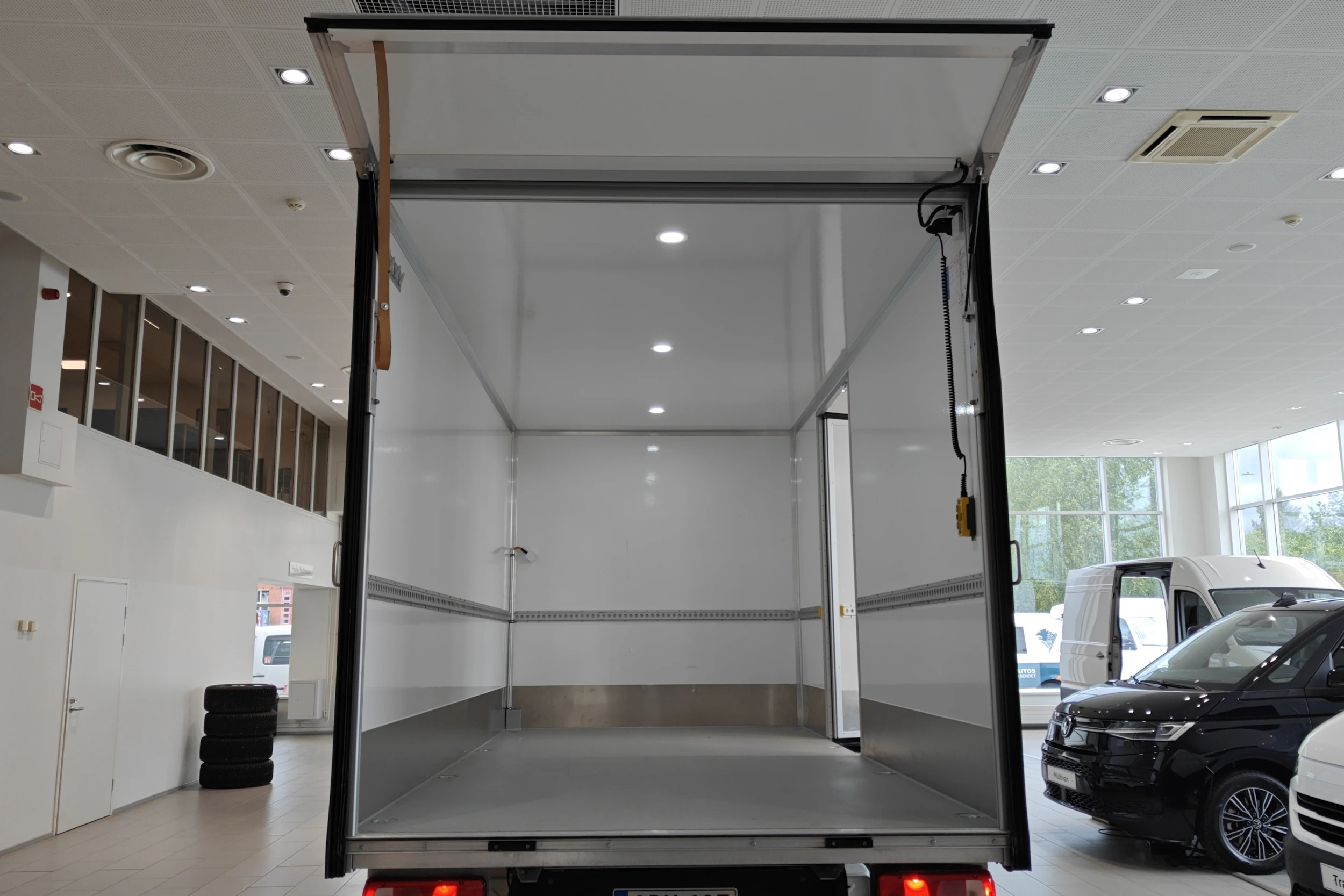 valkoinen Volkswagen Crafter 2025 kuva 25.