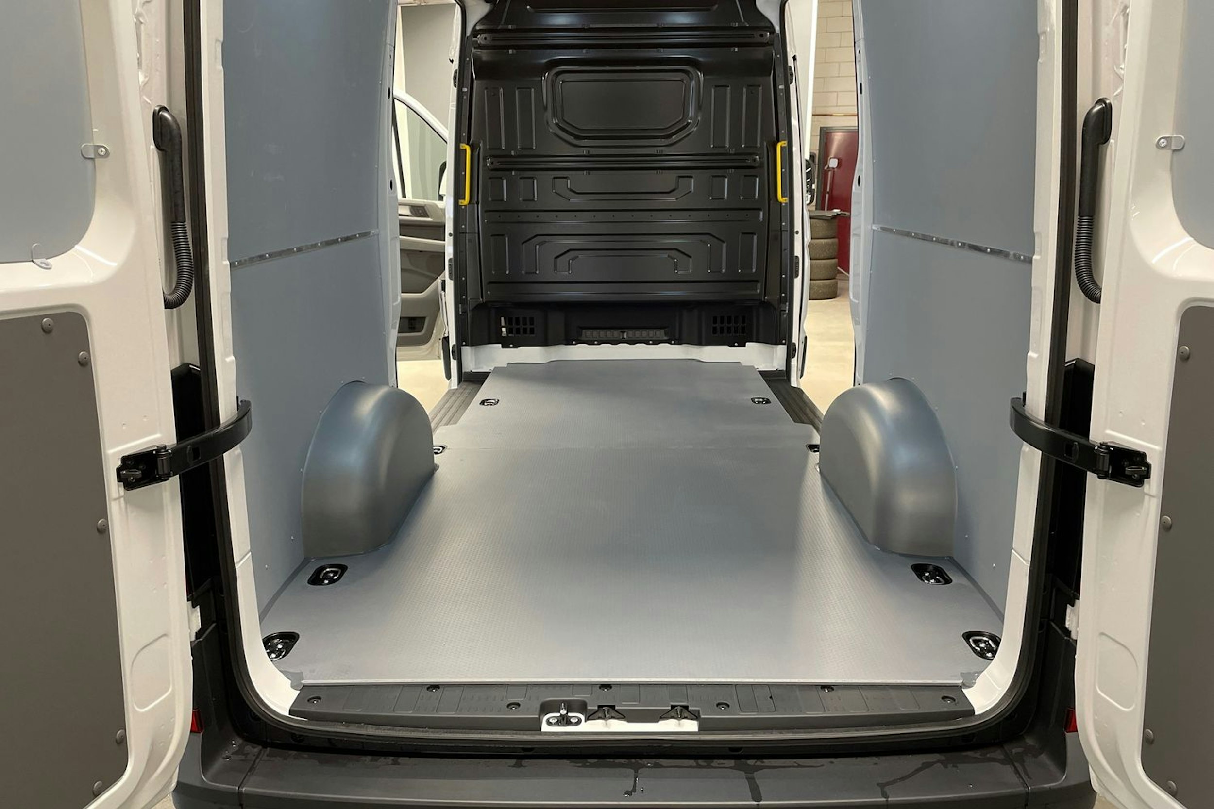 valkoinen Volkswagen Crafter 2025 kuva 12.