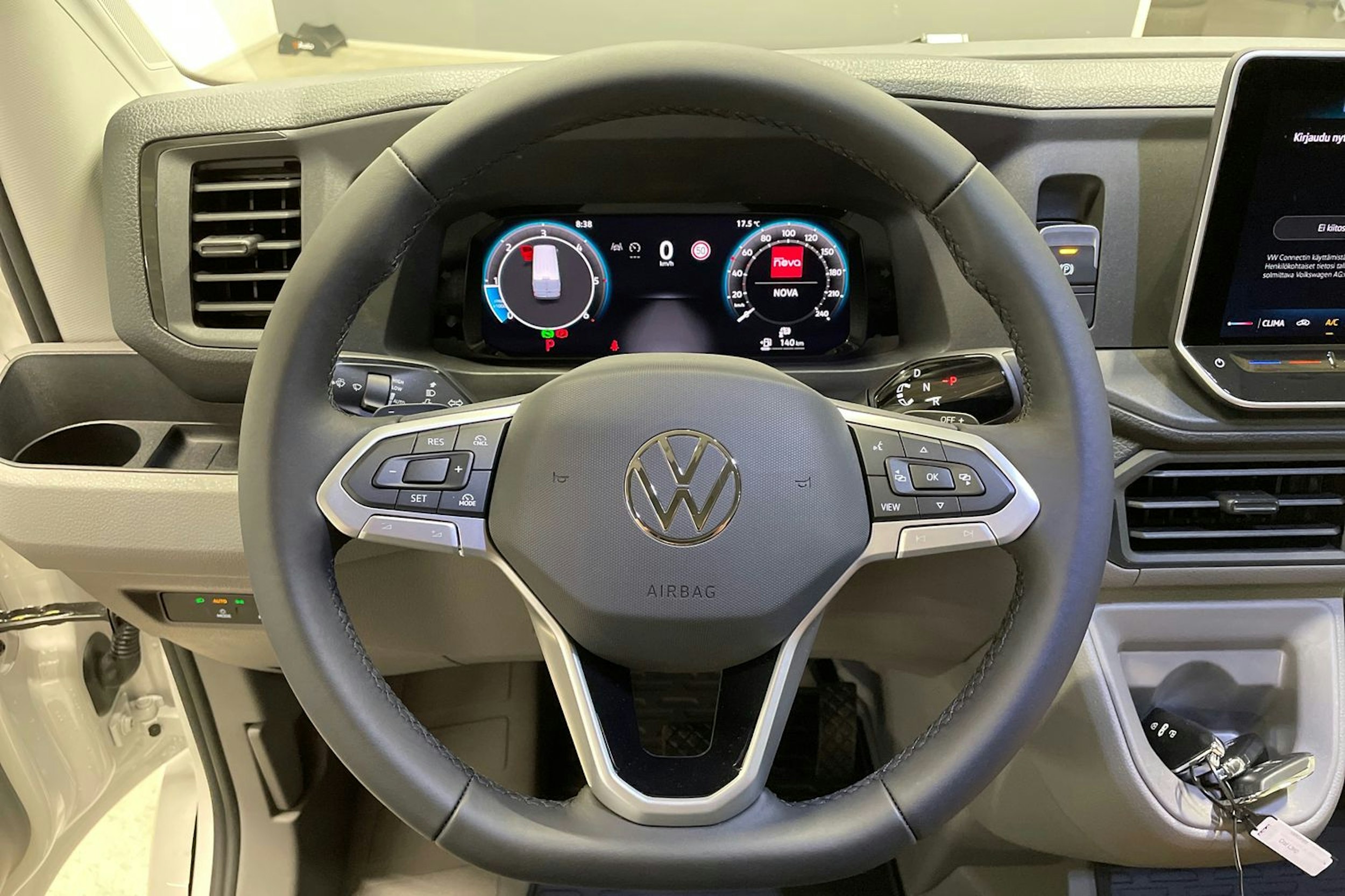 valkoinen Volkswagen Crafter 2025 kuva 13.
