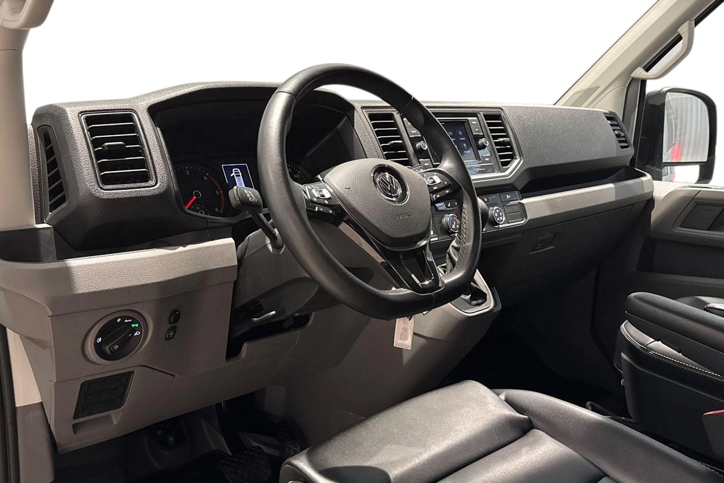 met. musta Volkswagen Crafter 2025 kuva 8.
