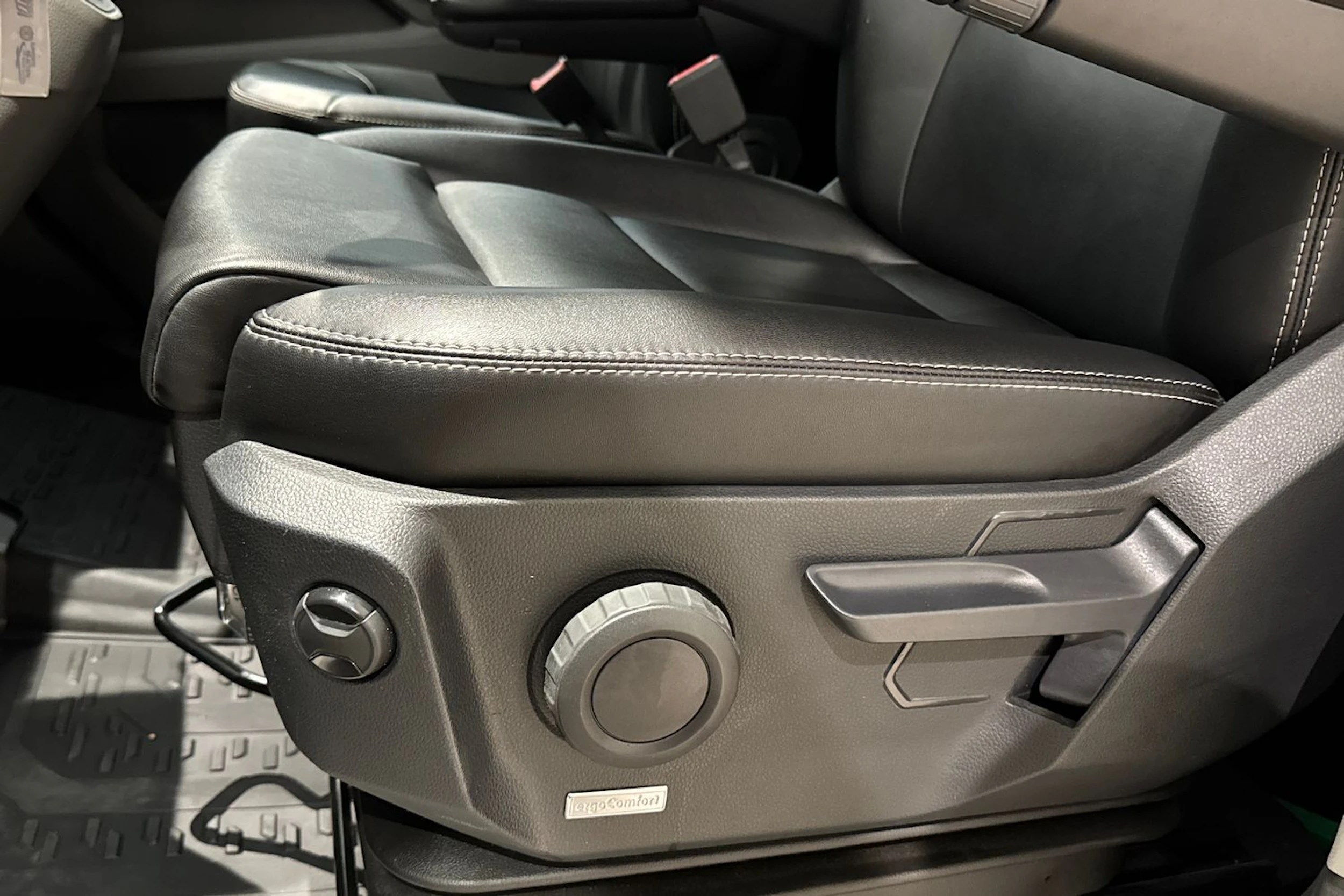 met. musta Volkswagen Crafter 2025 kuva 18.