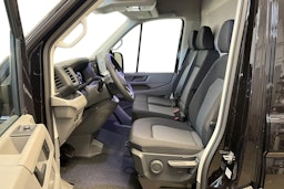 musta Volkswagen Crafter 2025 kuva 8.