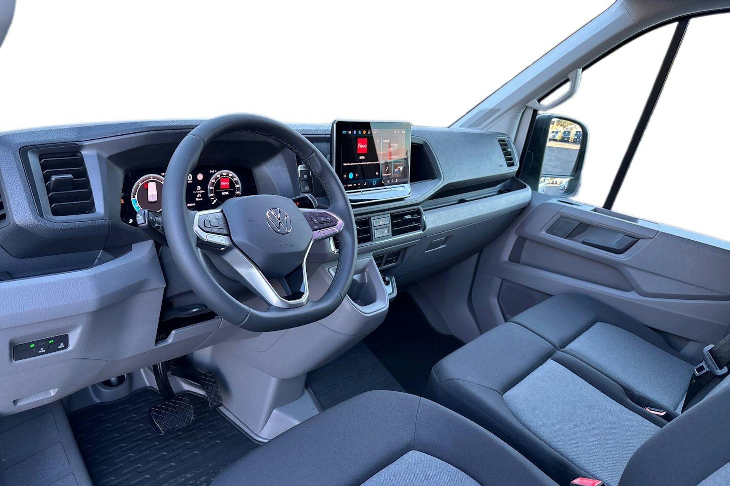 valkoinen Volkswagen Crafter 2025 kuva 8.