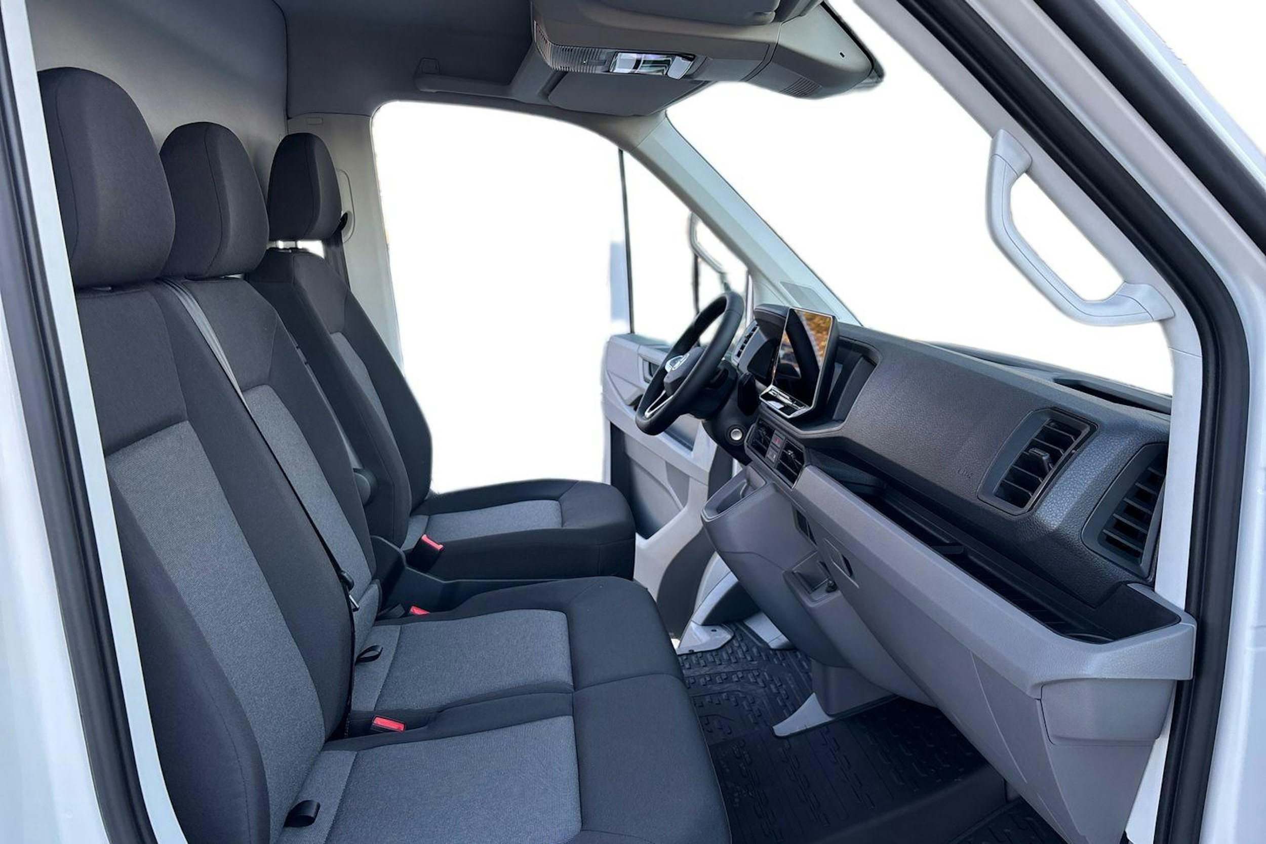 valkoinen Volkswagen Crafter 2025 kuva 10.