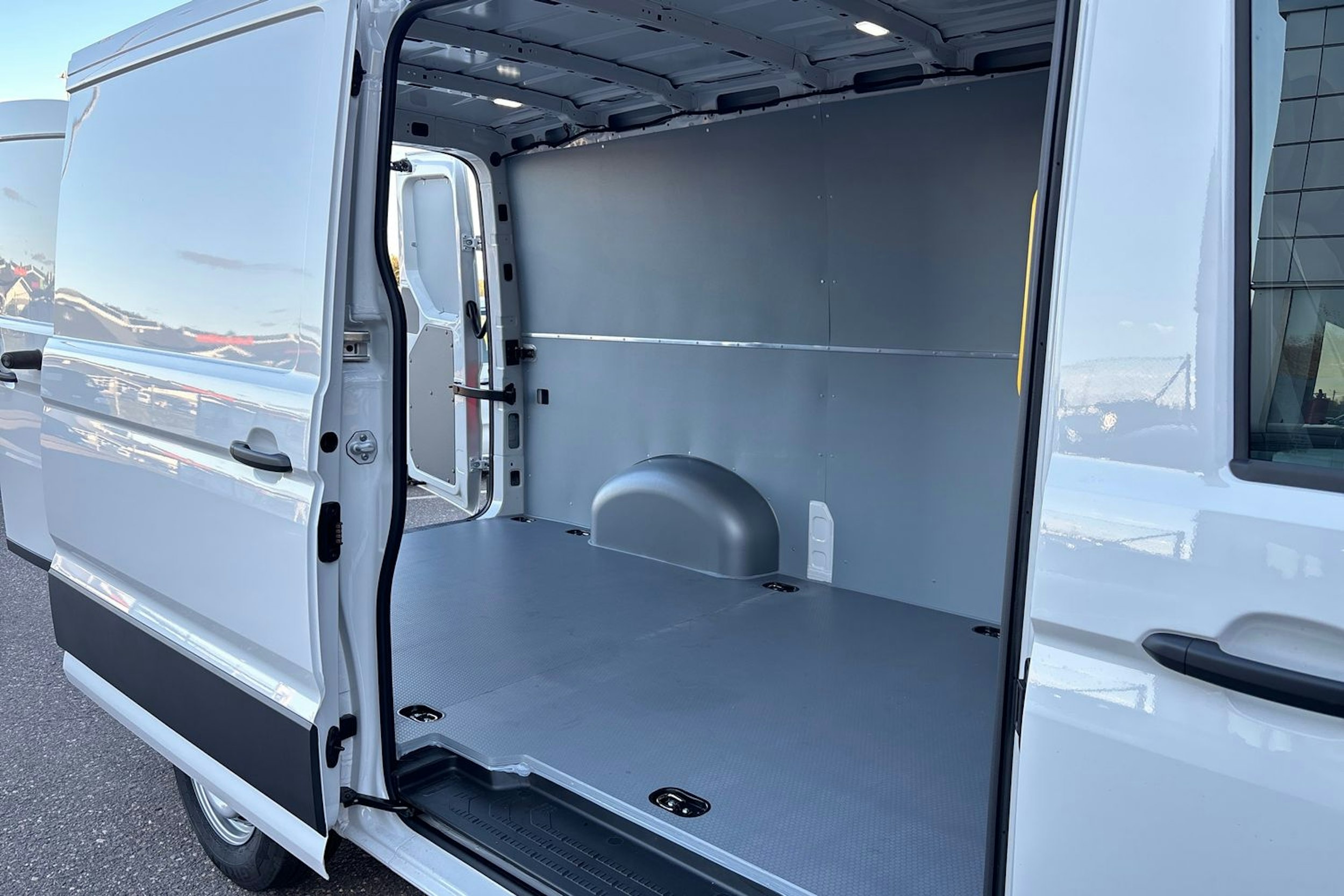 valkoinen Volkswagen Crafter 2025 kuva 13.