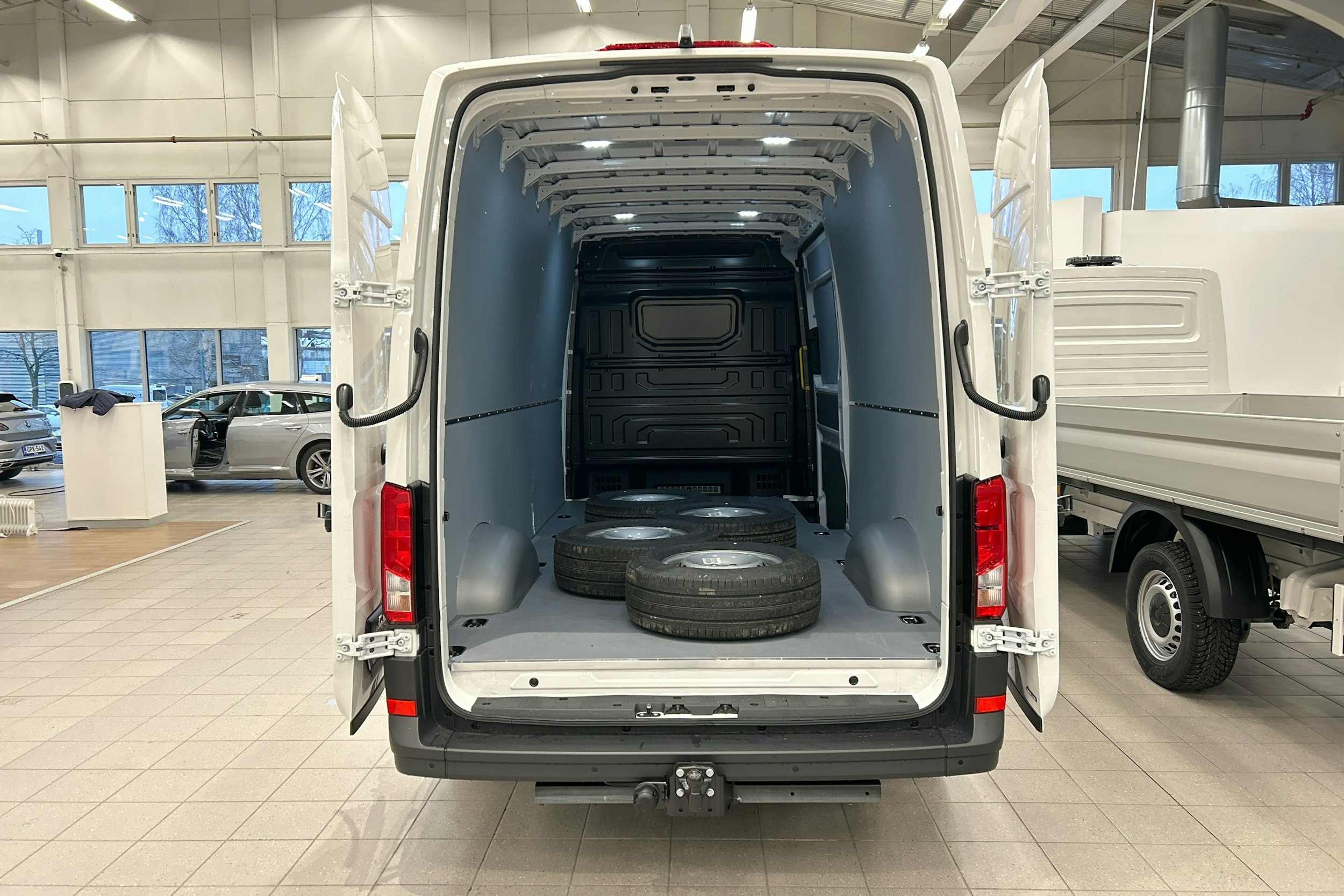 valkoinen Volkswagen Crafter 2025 kuva 12.