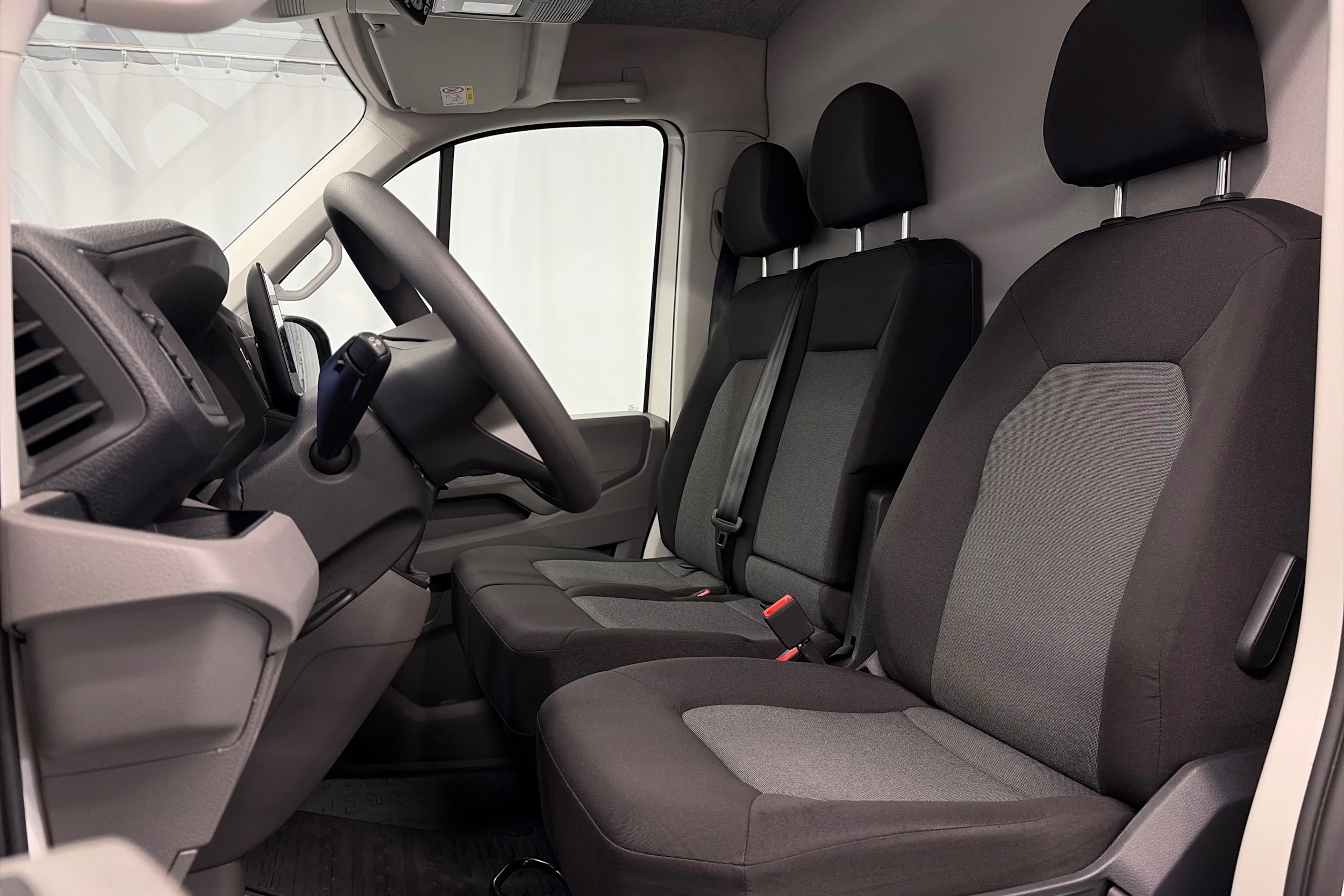 valkoinen Volkswagen Crafter 2025 kuva 18.