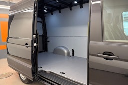 met. musta Volkswagen Crafter 2025 kuva 8.