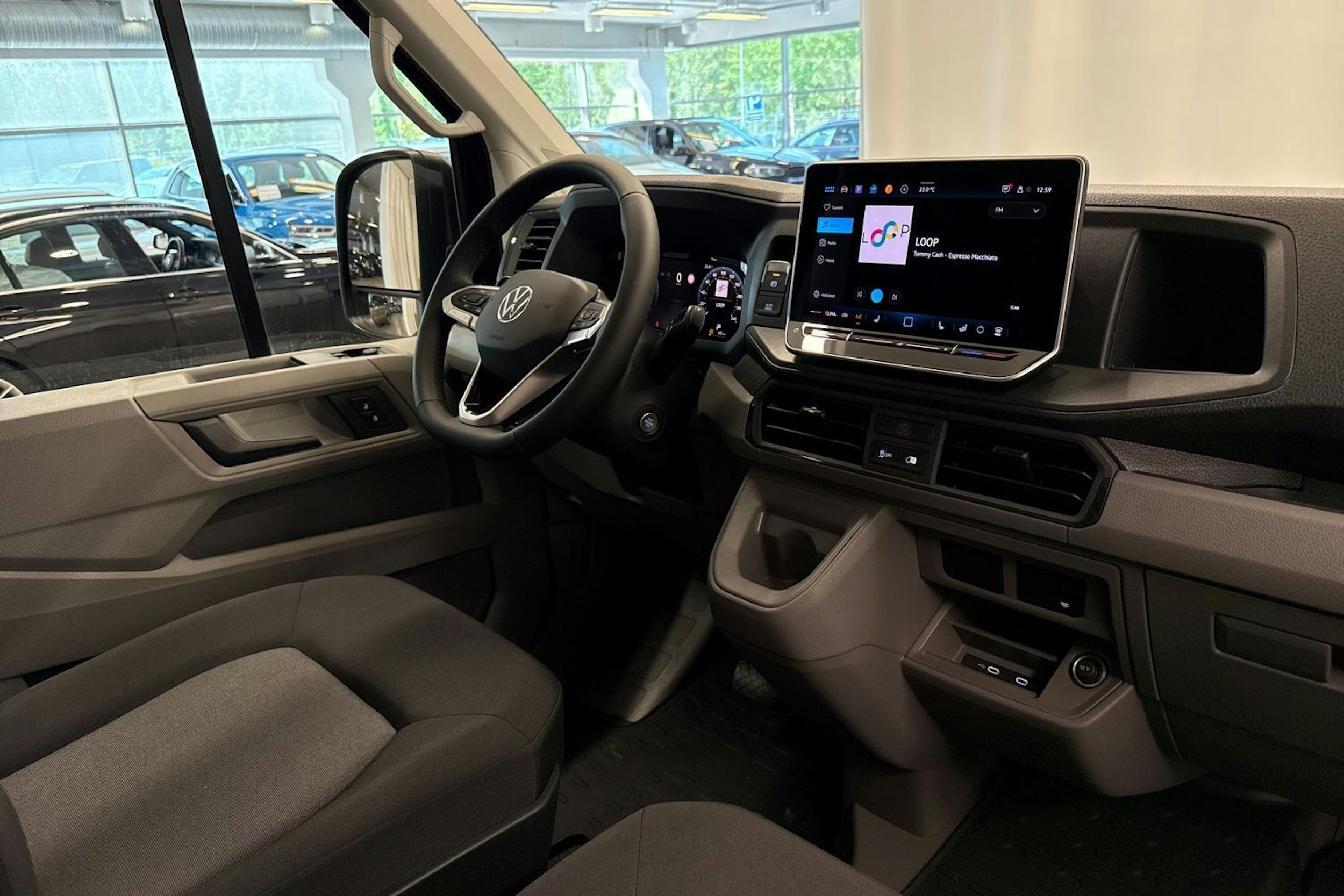 met. musta Volkswagen Crafter 2025 kuva 13.