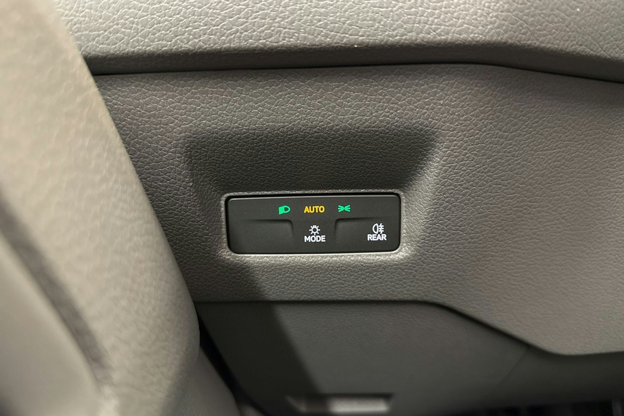 met. musta Volkswagen Crafter 2025 kuva 19.