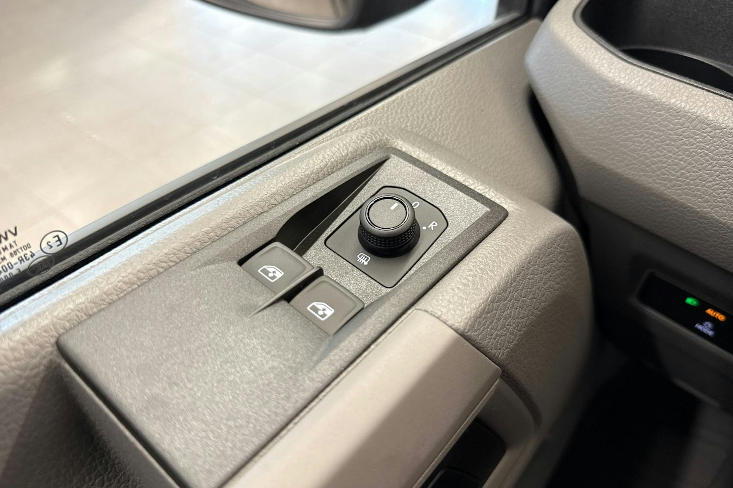 met. musta Volkswagen Crafter 2025 kuva 20.