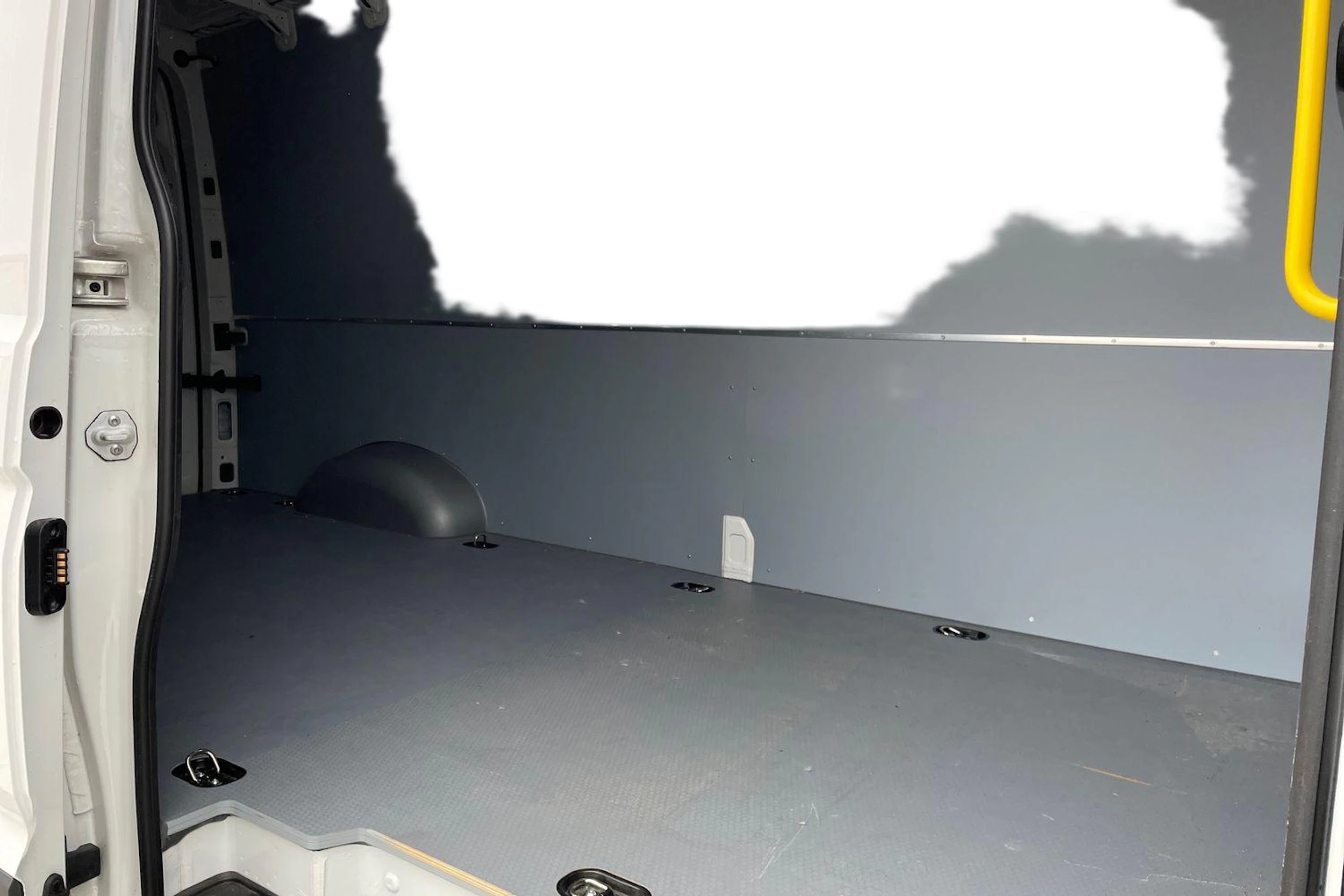 Valkoinen Volkswagen Crafter 2025 kuva 11.