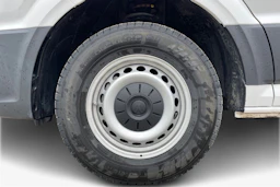 Valkoinen Volkswagen Crafter 2025 kuva 12.