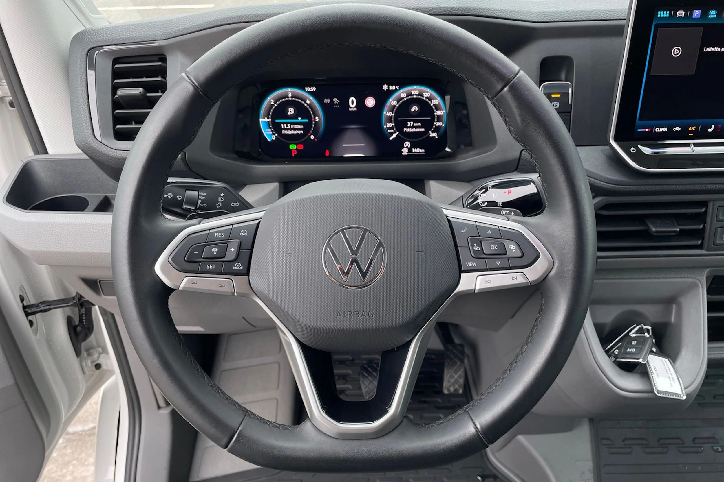 Valkoinen Volkswagen Crafter 2025 kuva 16.