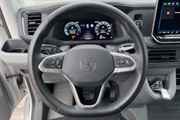 Valkoinen Volkswagen Crafter 2025 kuva 16.