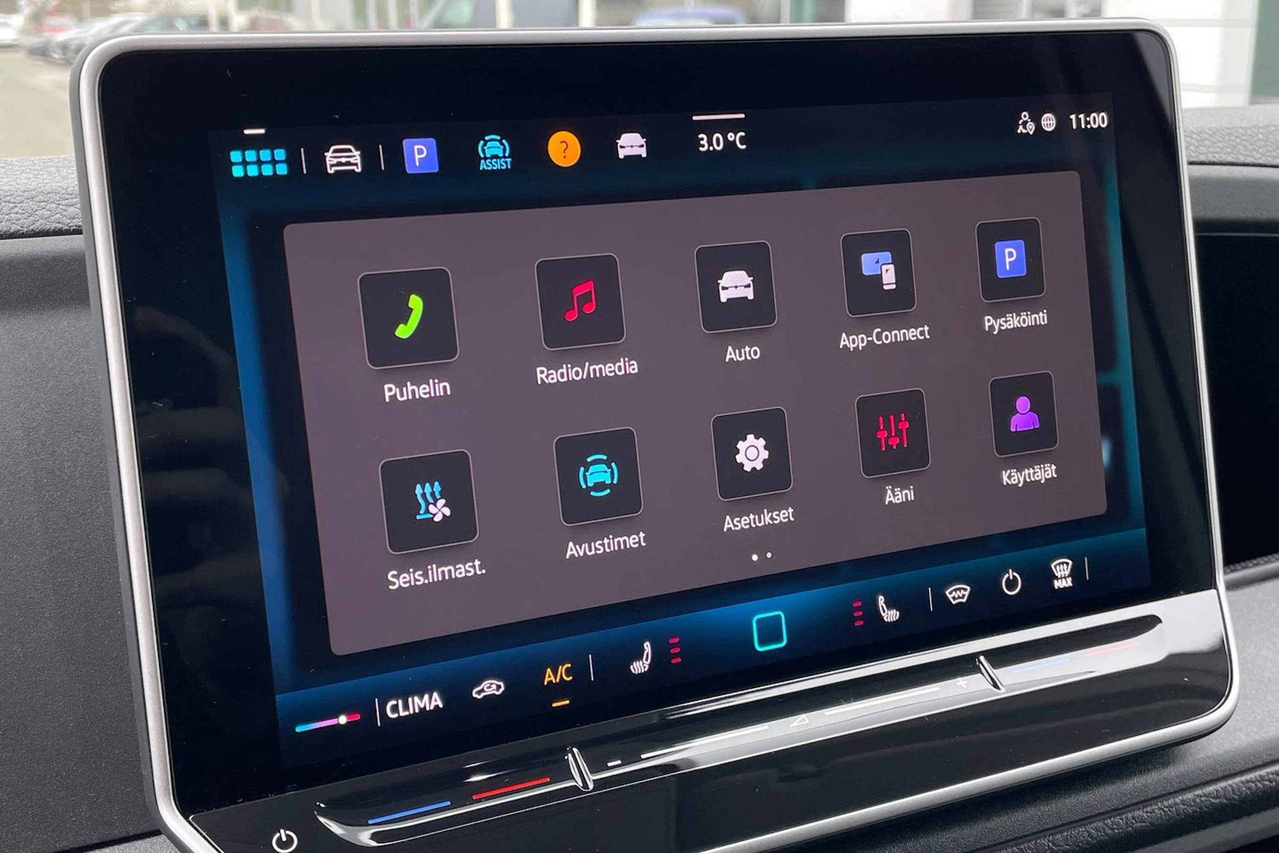 Valkoinen Volkswagen Crafter 2025 kuva 20.