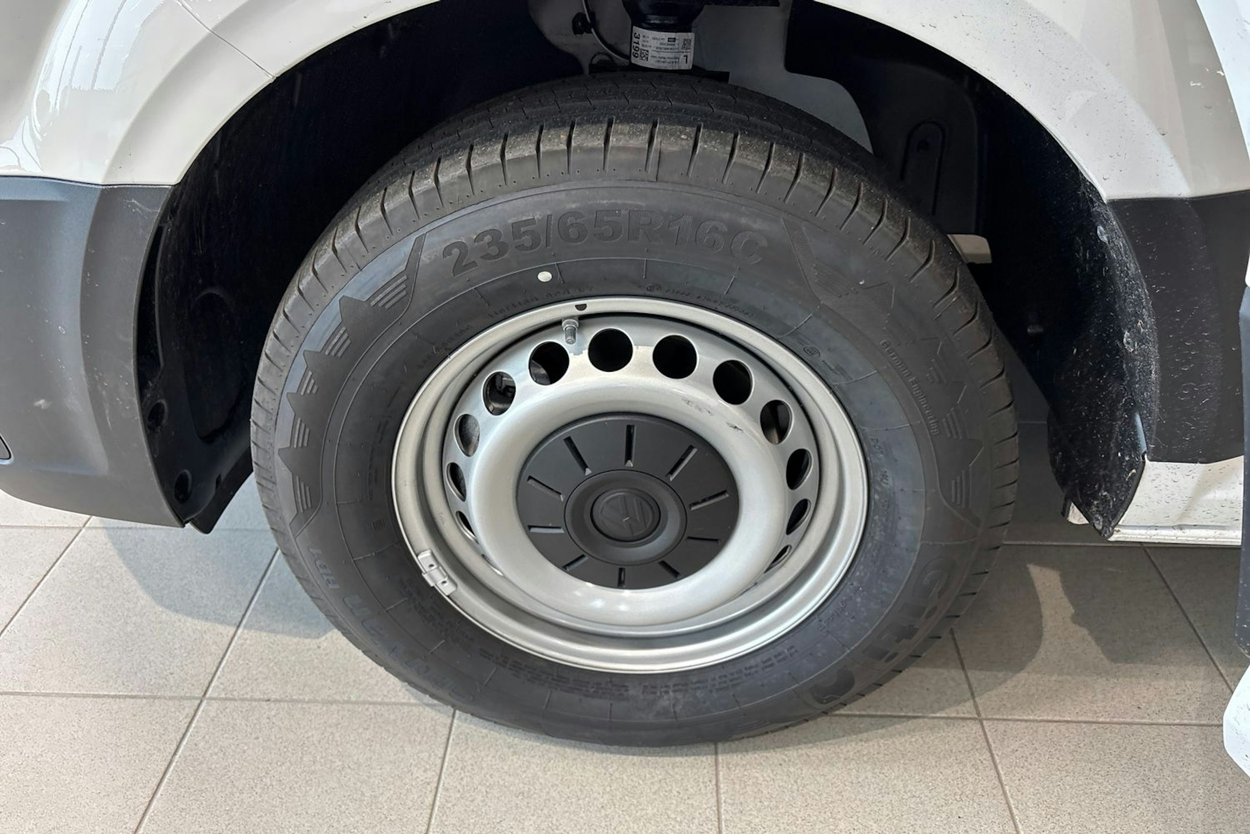 Valkoinen Volkswagen Crafter 2025 kuva 11.