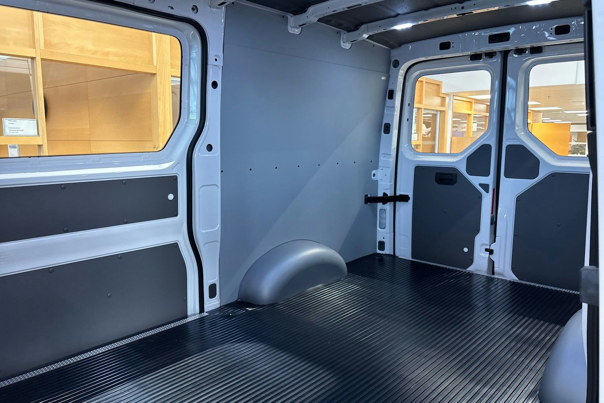 Valkoinen Volkswagen Crafter 2025 kuva 12.